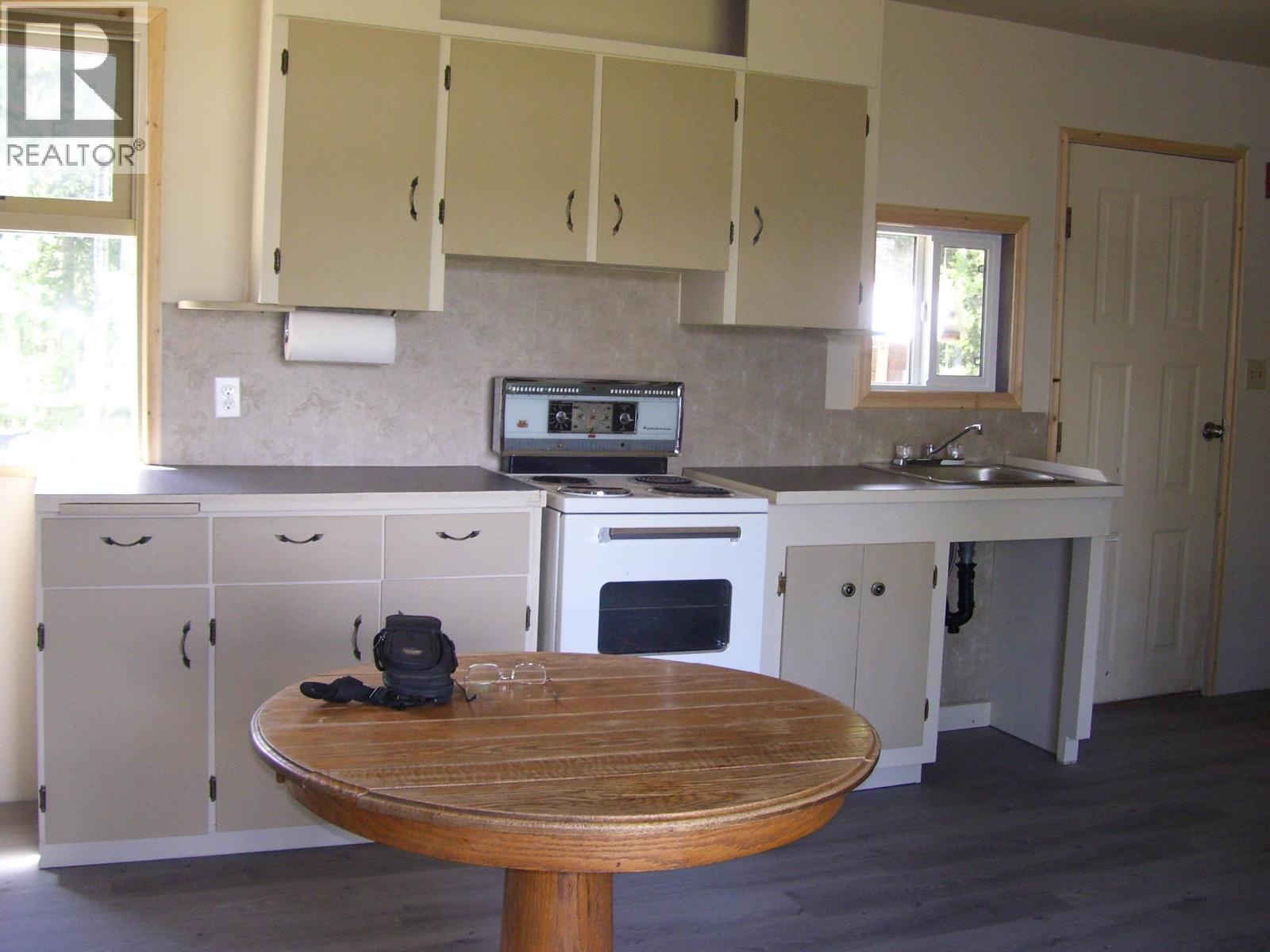 568 YETTA ROAD - 14