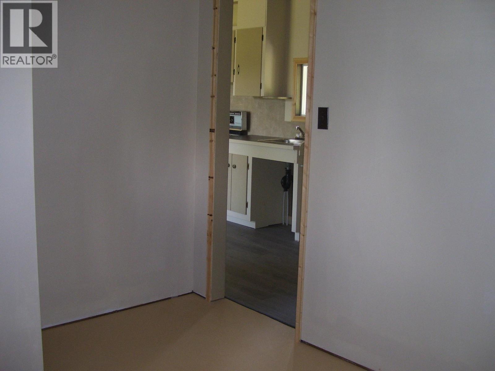 568 YETTA ROAD - 19