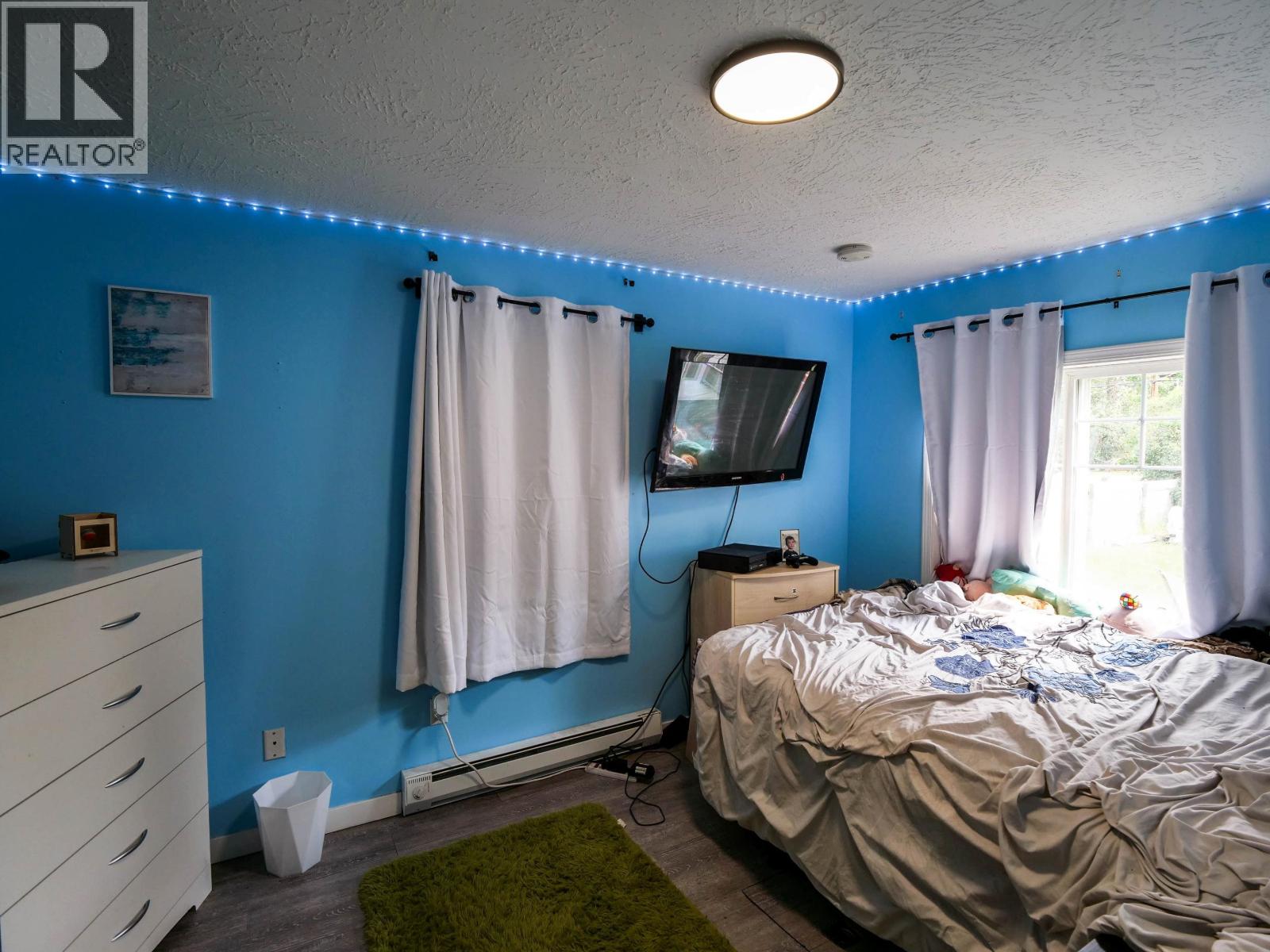 201 LEWIS DRIVE - 11