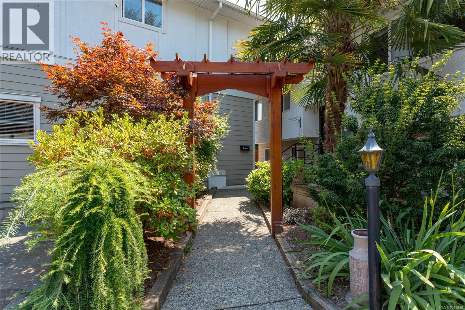 1327 Justine Pl - 11
