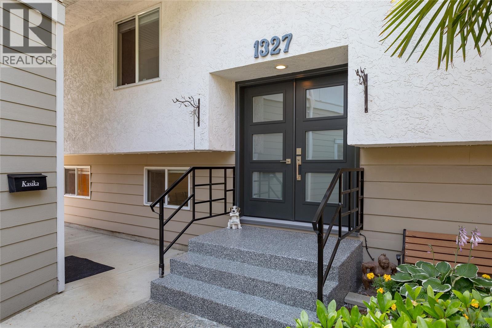 1327 Justine Pl - 12