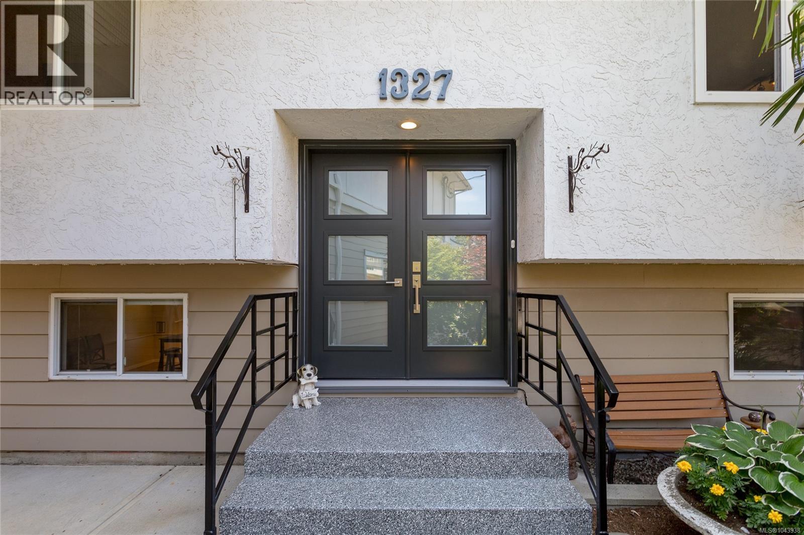 1327 Justine Pl - 13