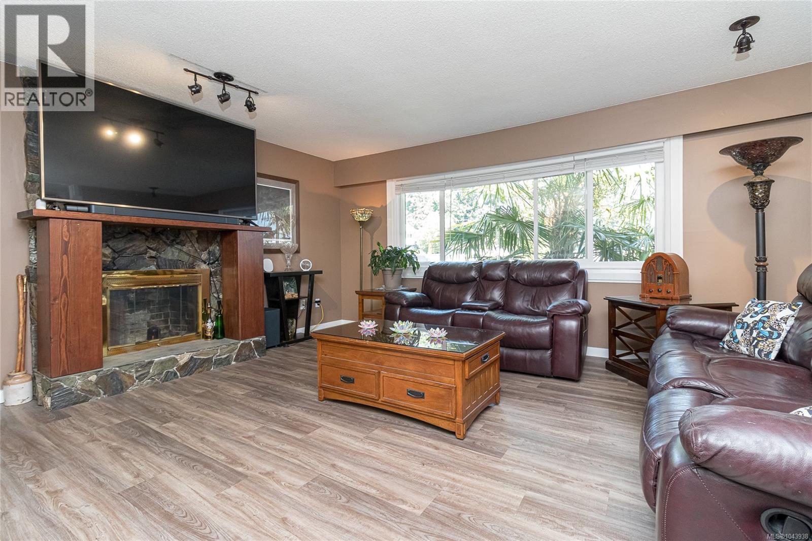 1327 Justine Pl - 16