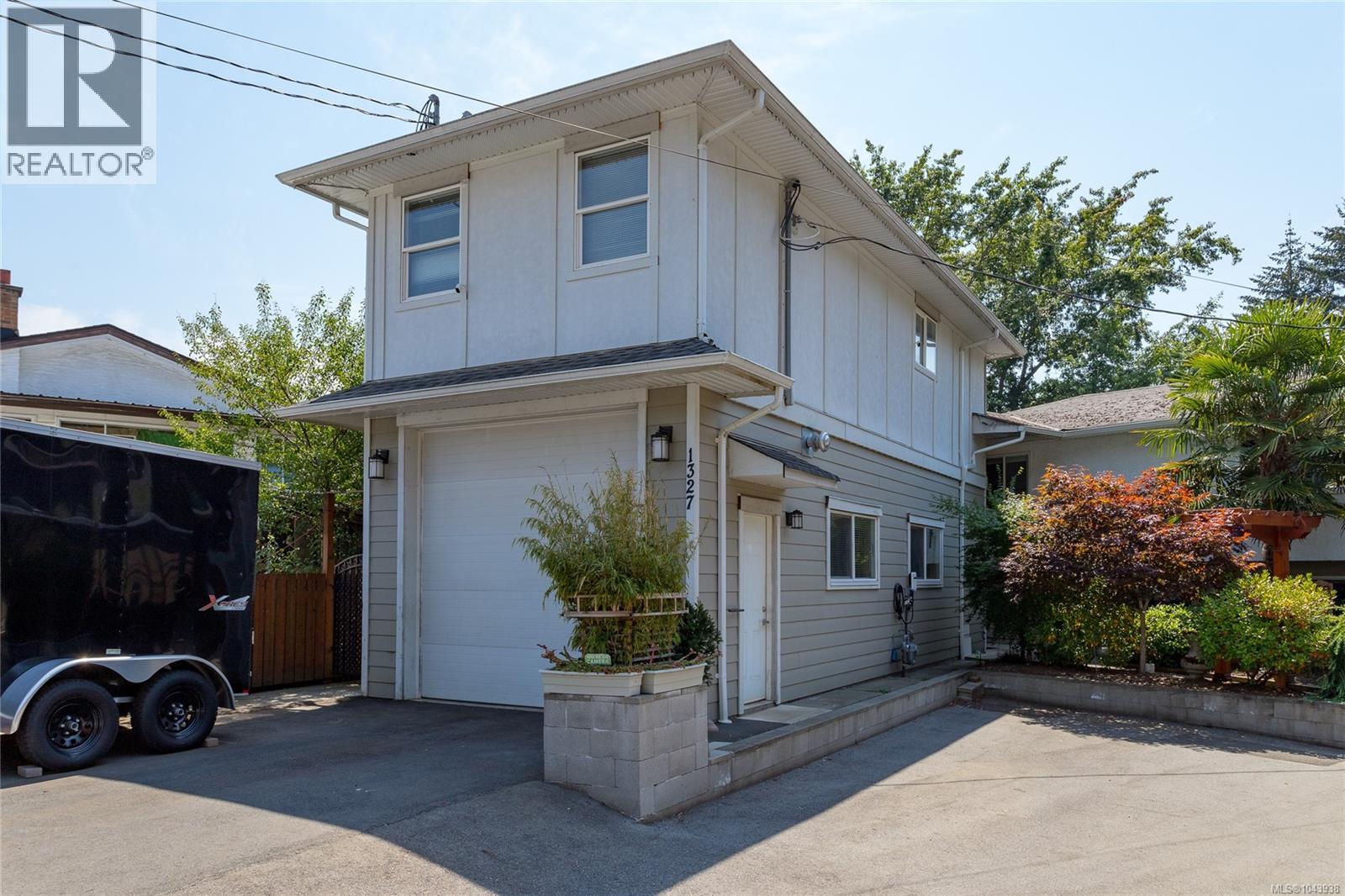1327 Justine Pl - 2