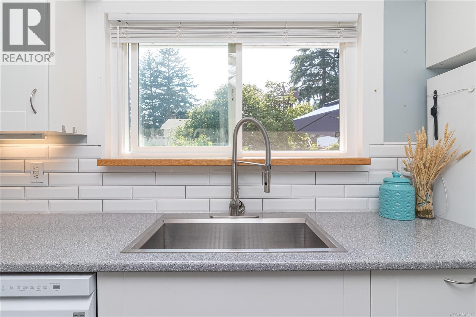 1327 Justine Pl - 25