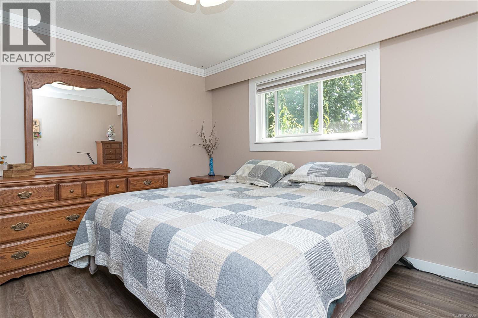 1327 Justine Pl - 26