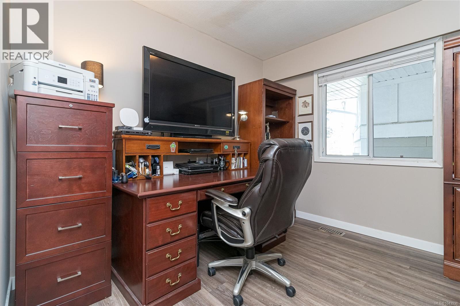 1327 Justine Pl - 32
