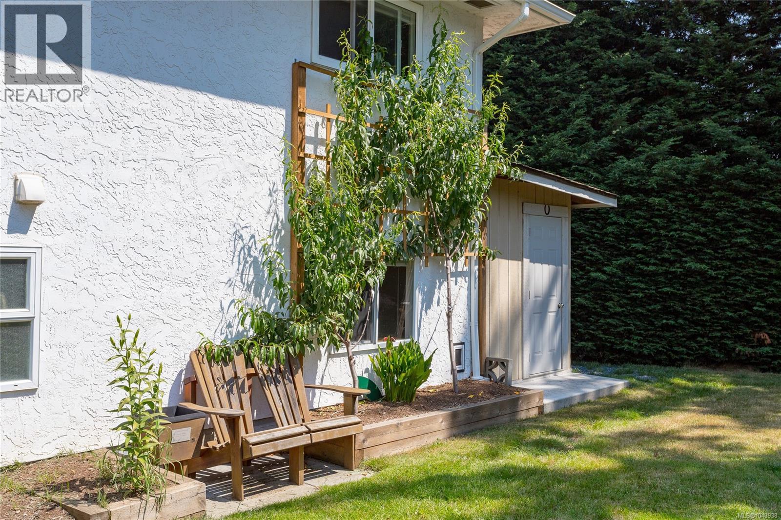 1327 Justine Pl - 63