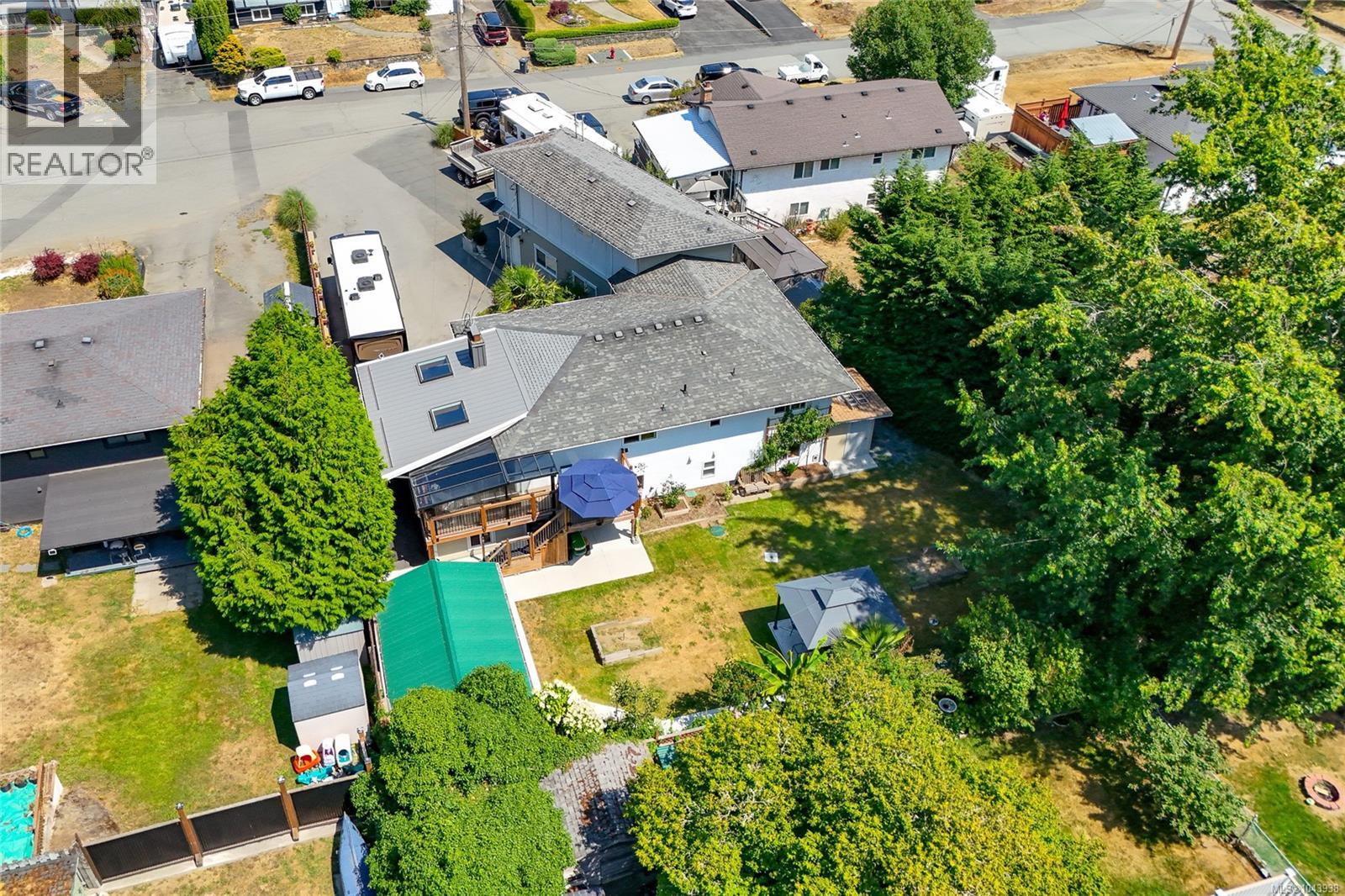 1327 Justine Pl - 7