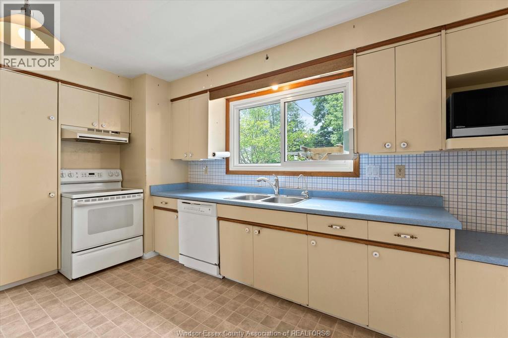 1025 ESDRAS AVENUE - 15