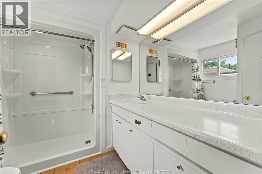 1025 ESDRAS AVENUE - 21