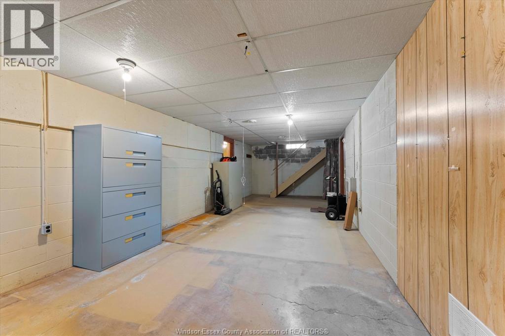 1025 ESDRAS AVENUE - 24