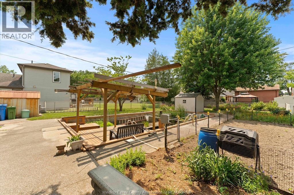 1025 ESDRAS AVENUE - 30
