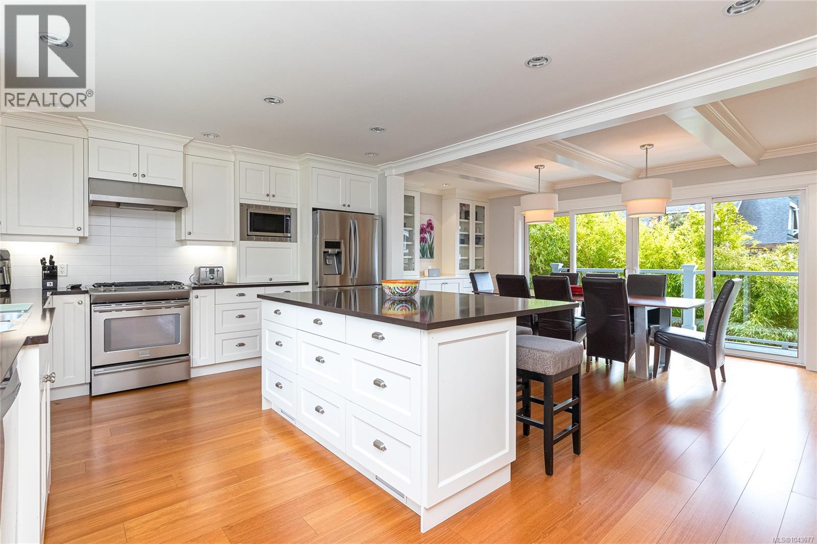 1110 Newport Ave - 11