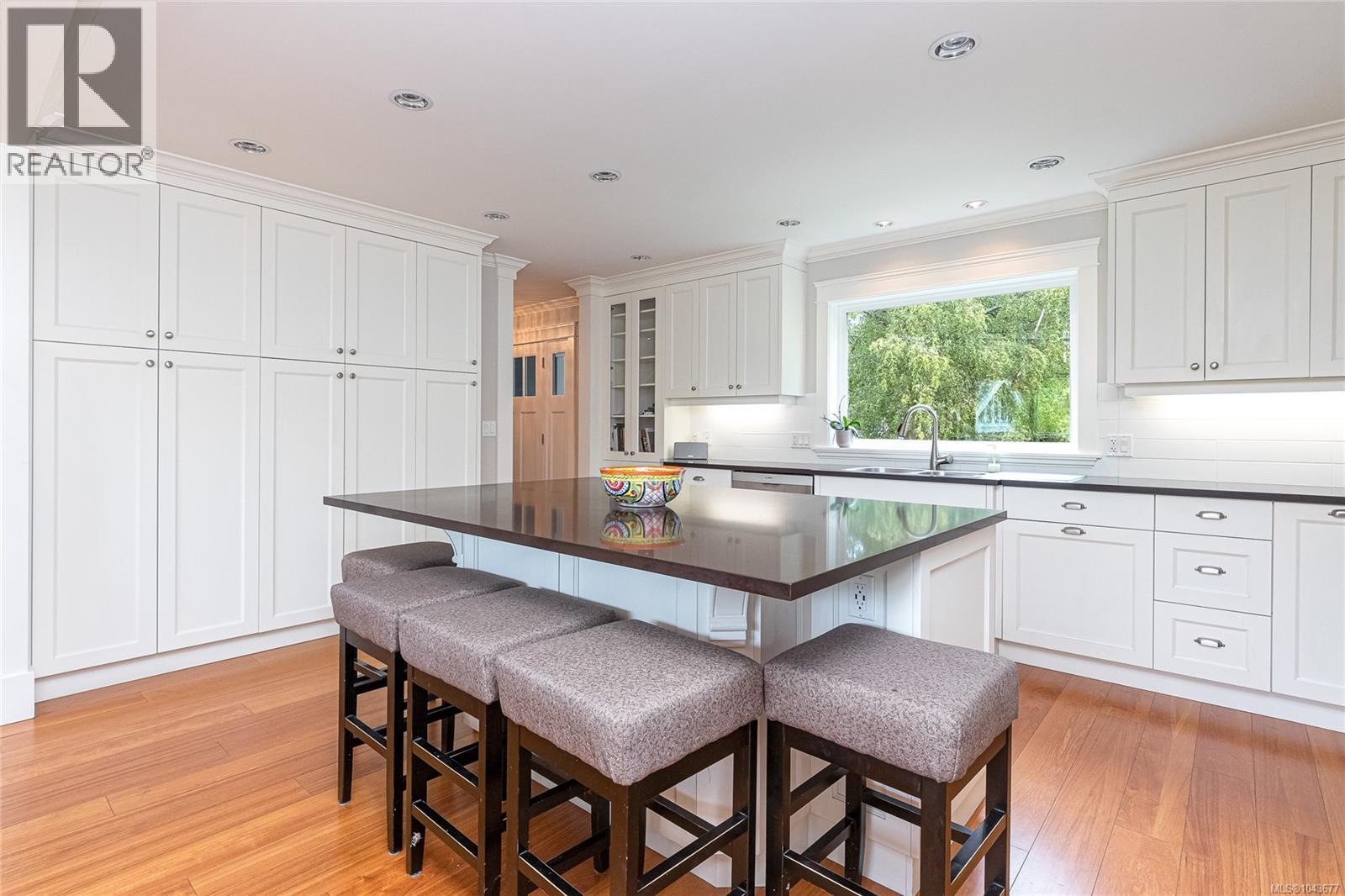 1110 Newport Ave - 12