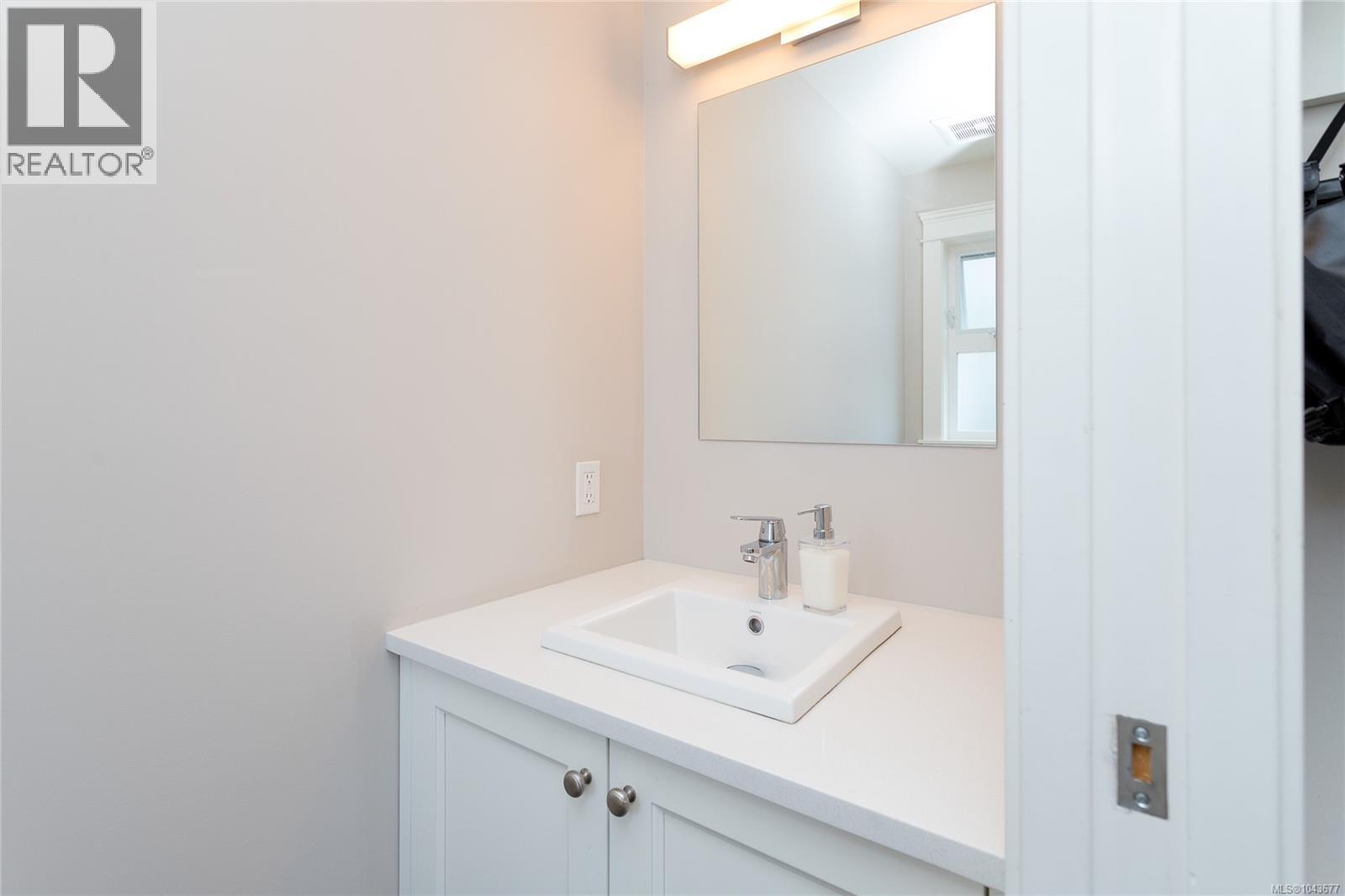 1110 Newport Ave - 21