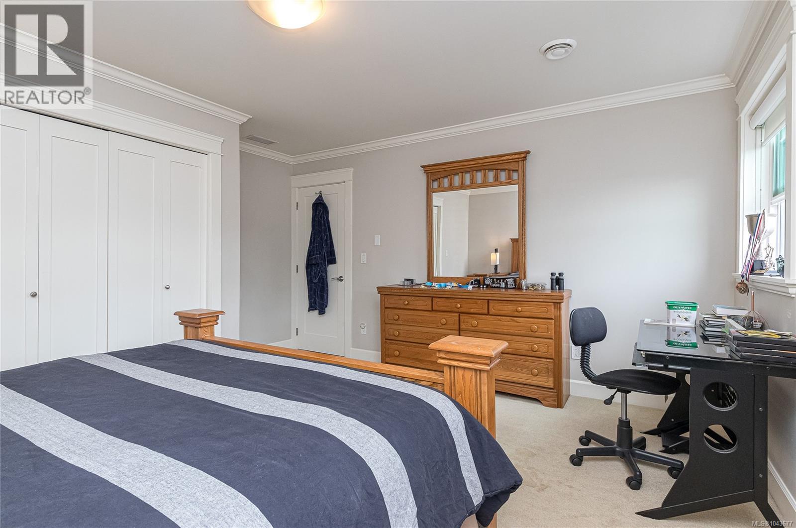1110 Newport Ave - 34