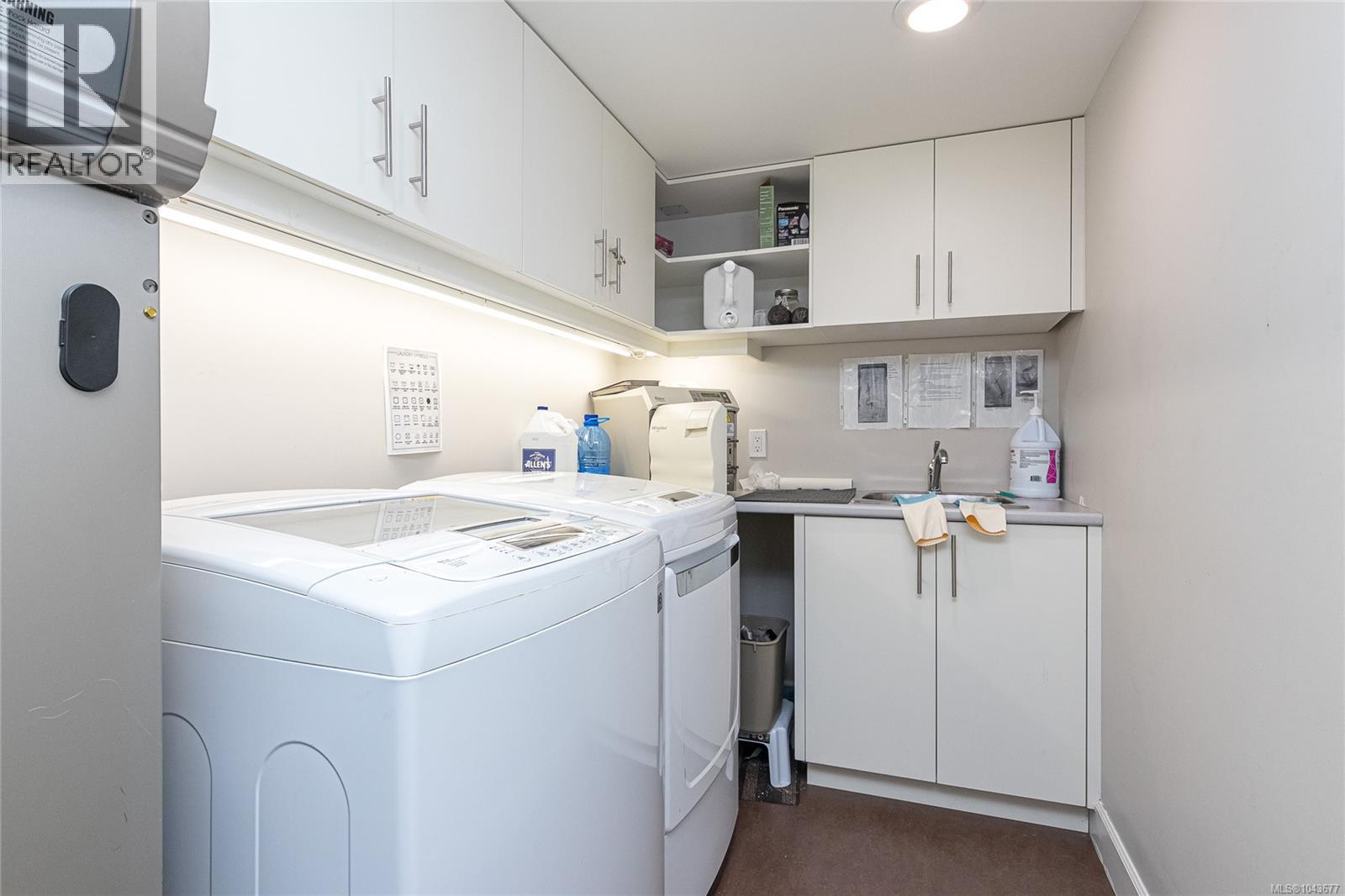 1110 Newport Ave - 35