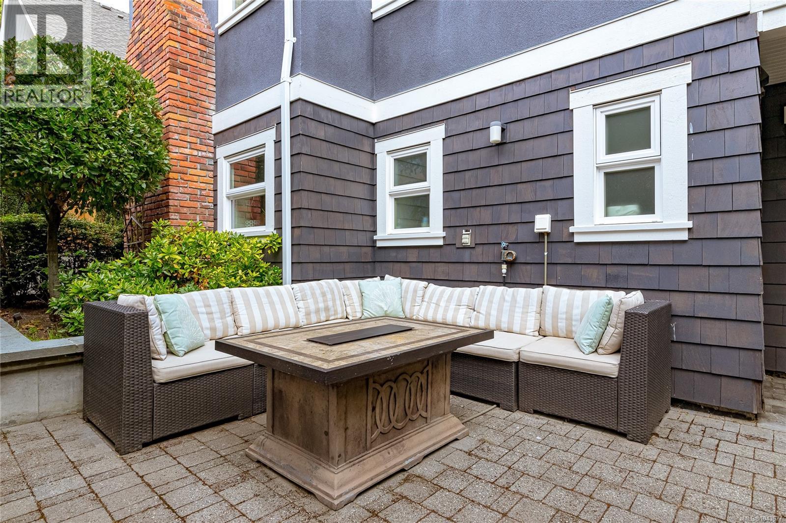 1110 Newport Ave - 36