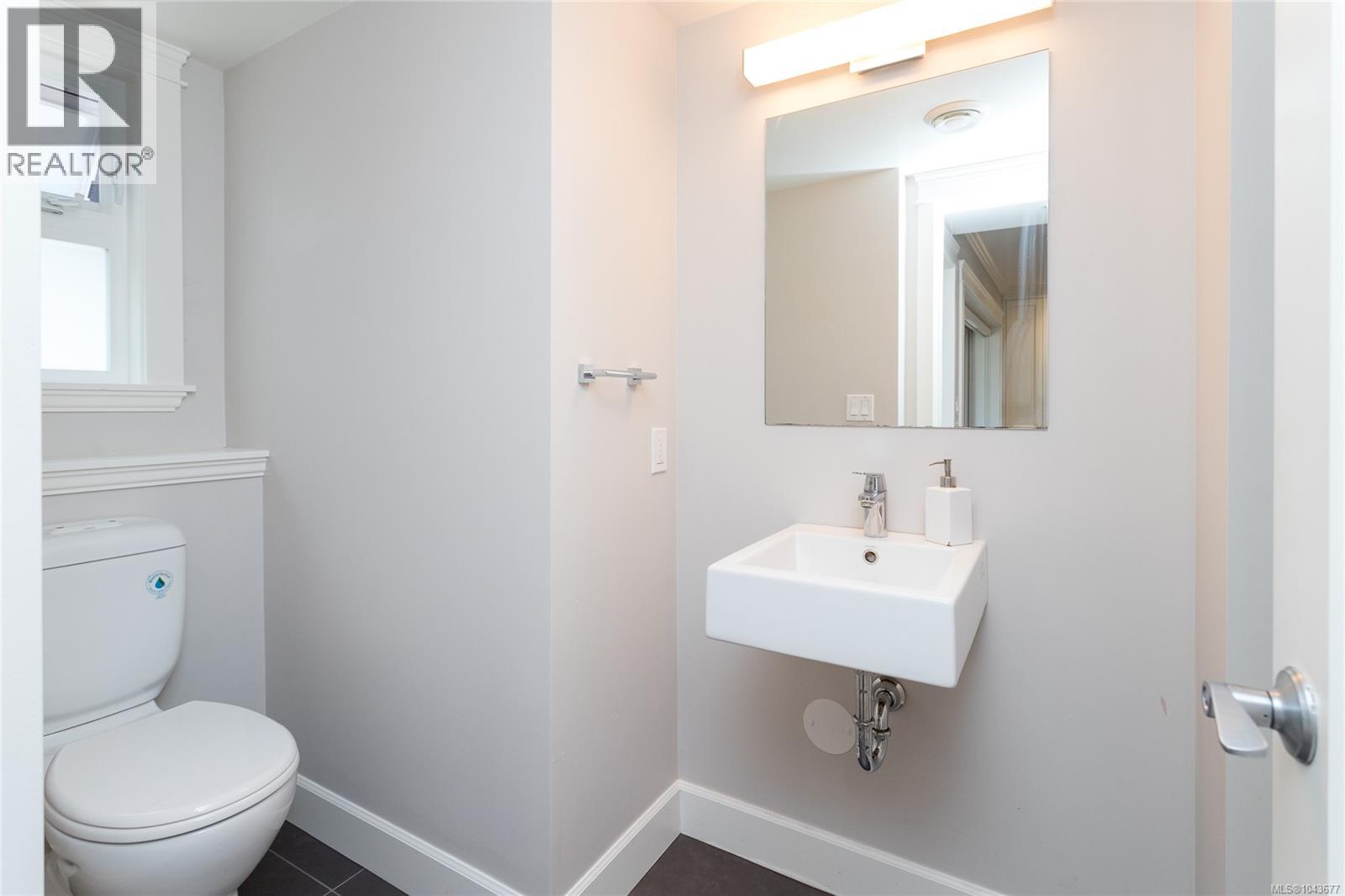 1110 Newport Ave - 46