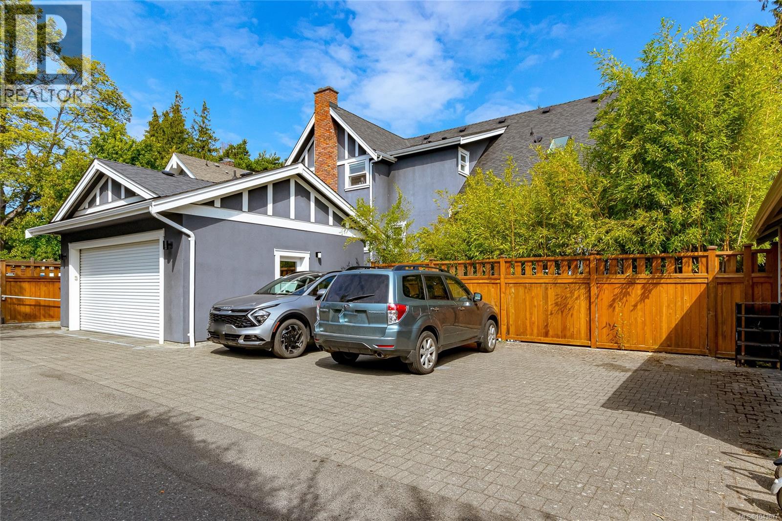 1110 Newport Ave - 47