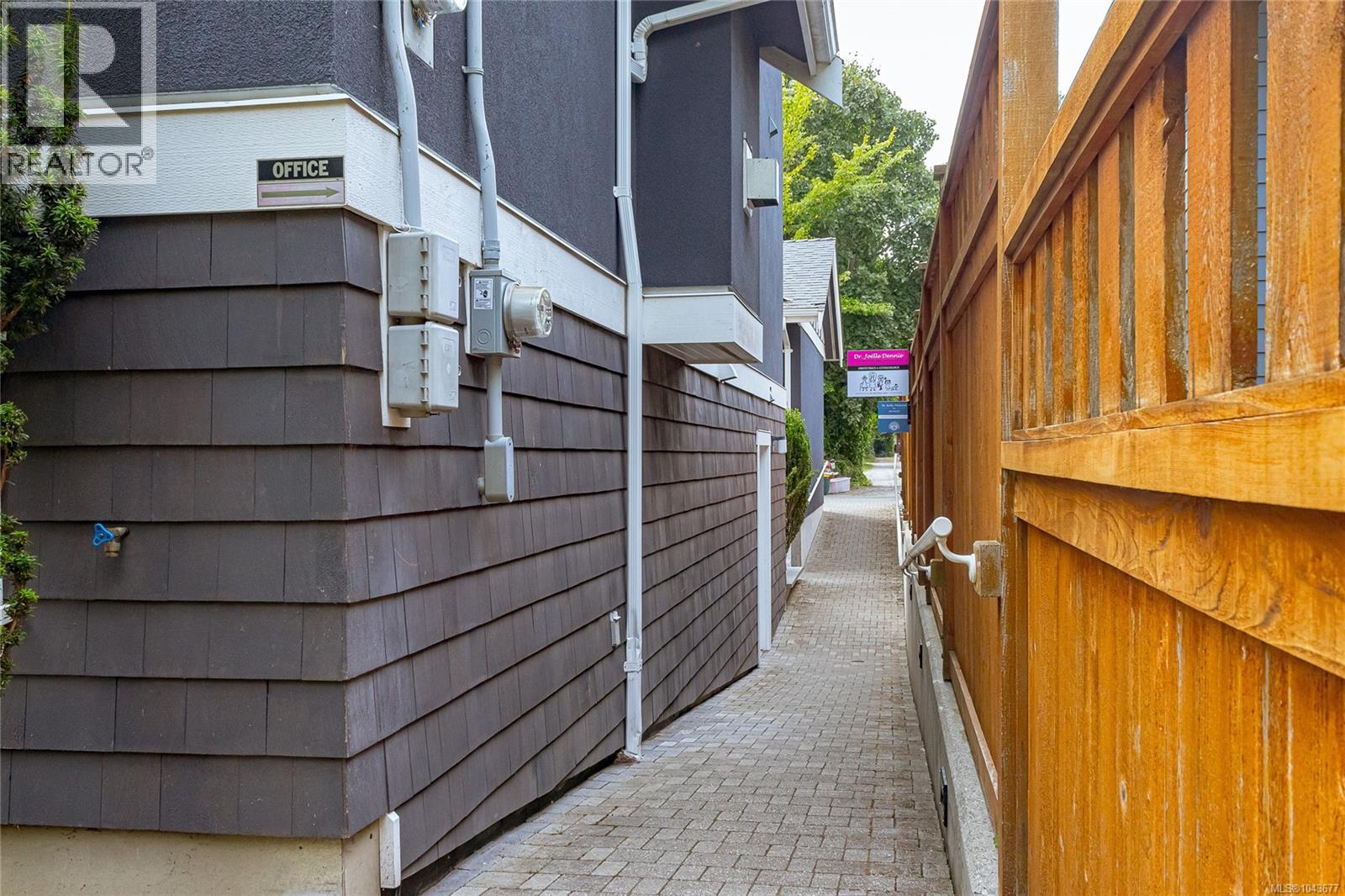 1110 Newport Ave - 50