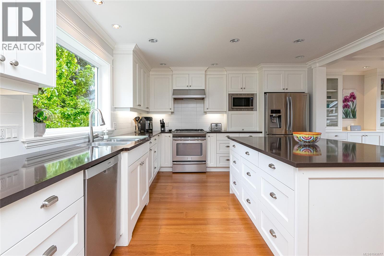 1110 Newport Ave - 8