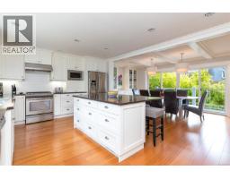 Patio - 1110 Newport Ave, Oak Bay, BC V8S5E4 Photo 11