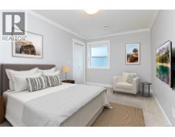 1110 Newport Ave, Oak Bay, BC V8S5E4 Photo 32