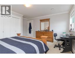 1110 Newport Ave, Oak Bay, BC V8S5E4 Photo 34