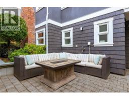 1110 Newport Ave, Oak Bay, BC V8S5E4 Photo 36