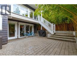 1110 Newport Ave, Oak Bay, BC V8S5E4 Photo 38