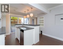 1110 Newport Ave, Oak Bay, BC V8S5E4 Photo 42