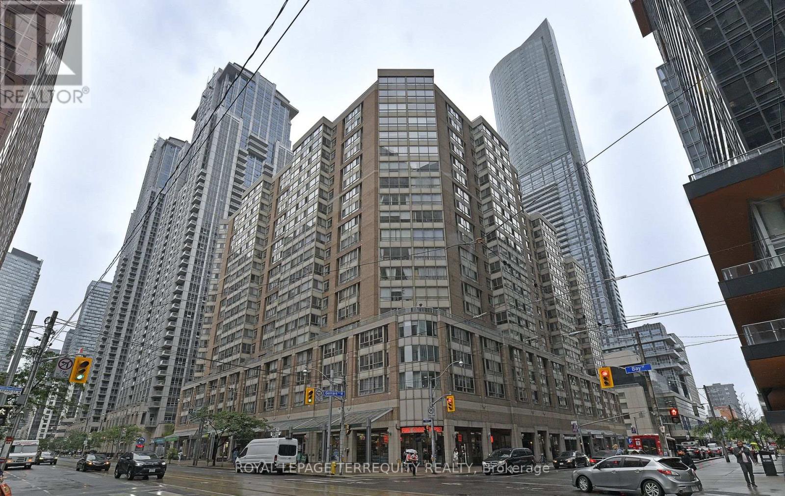 #1113 711 BAY STREET - 1