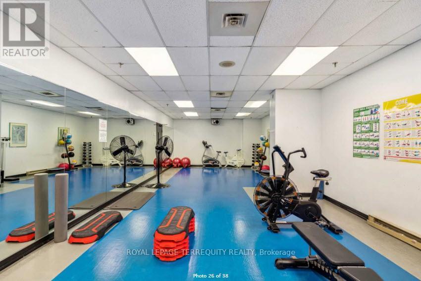 #1113 711 BAY STREET - 22