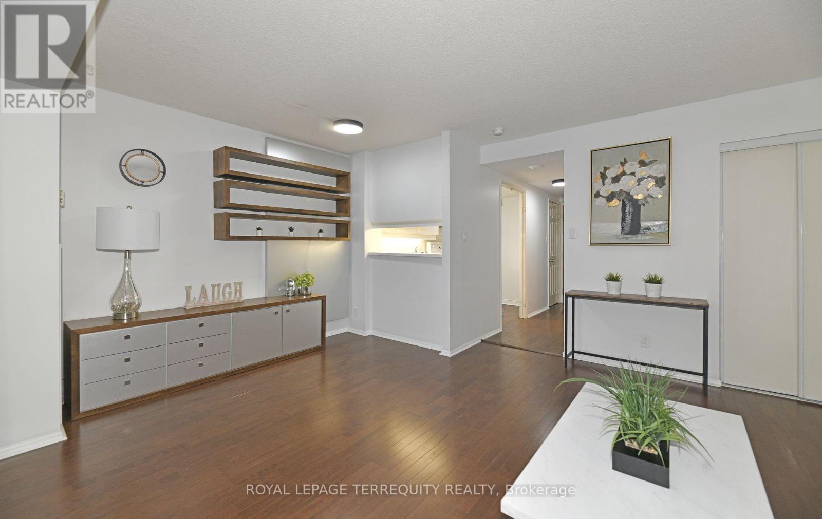 #1113 711 BAY STREET - 6