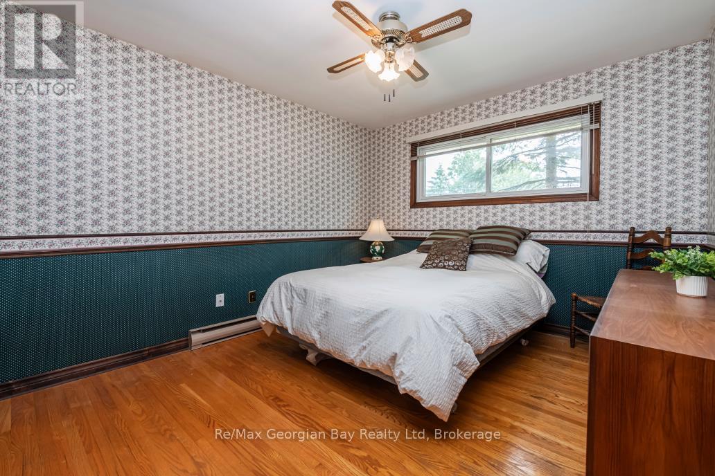 52 GRAY STREET - 16