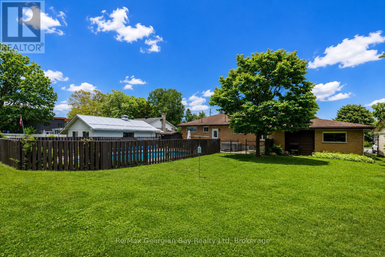 52 GRAY STREET - 24