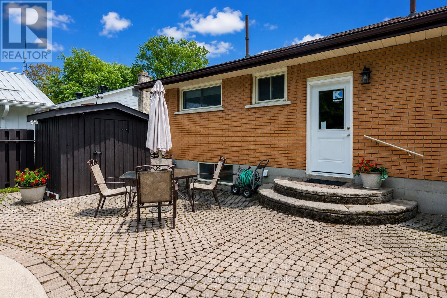 52 GRAY STREET - 29