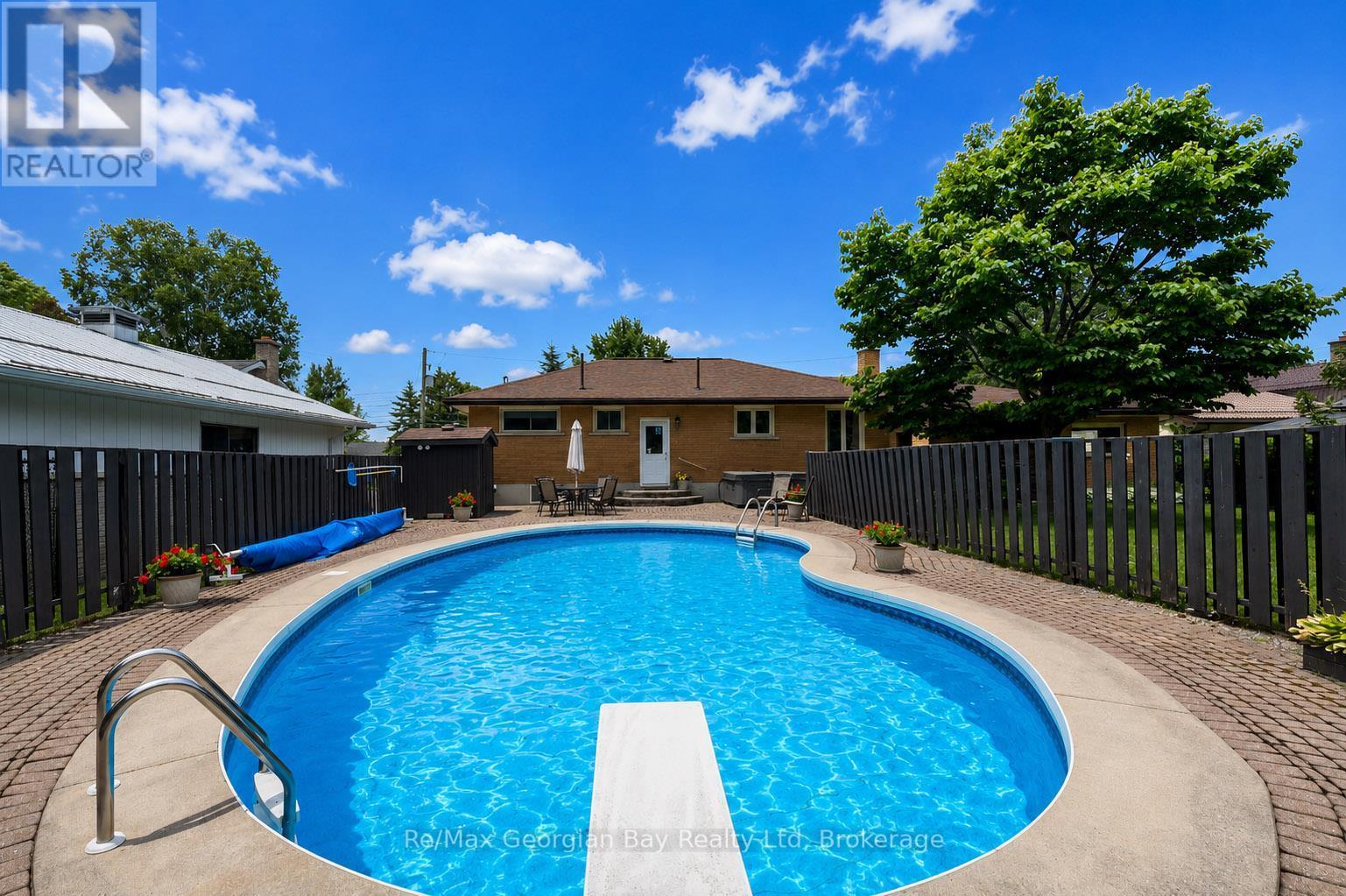 52 GRAY STREET - 31