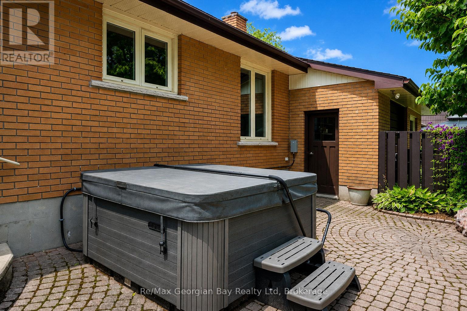 52 GRAY STREET - 35