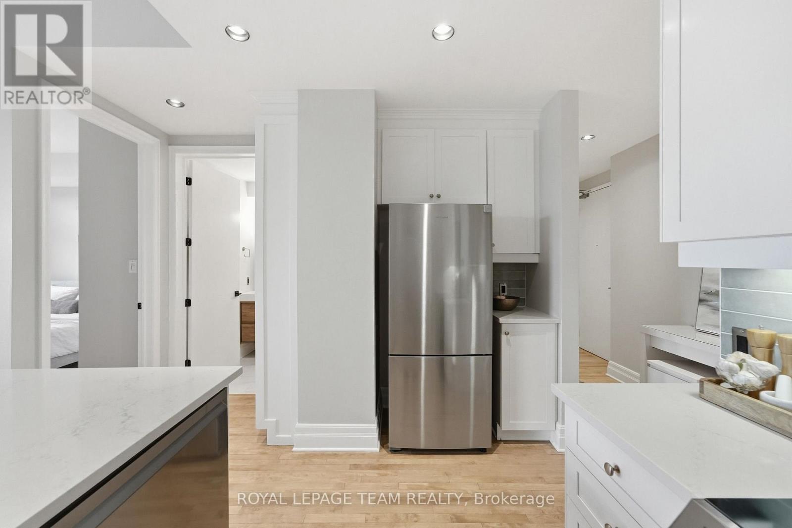 #301 330 LORETTA AVENUE S - 13