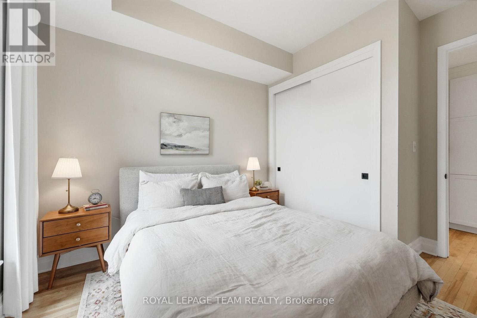 #301 330 LORETTA AVENUE S - 21