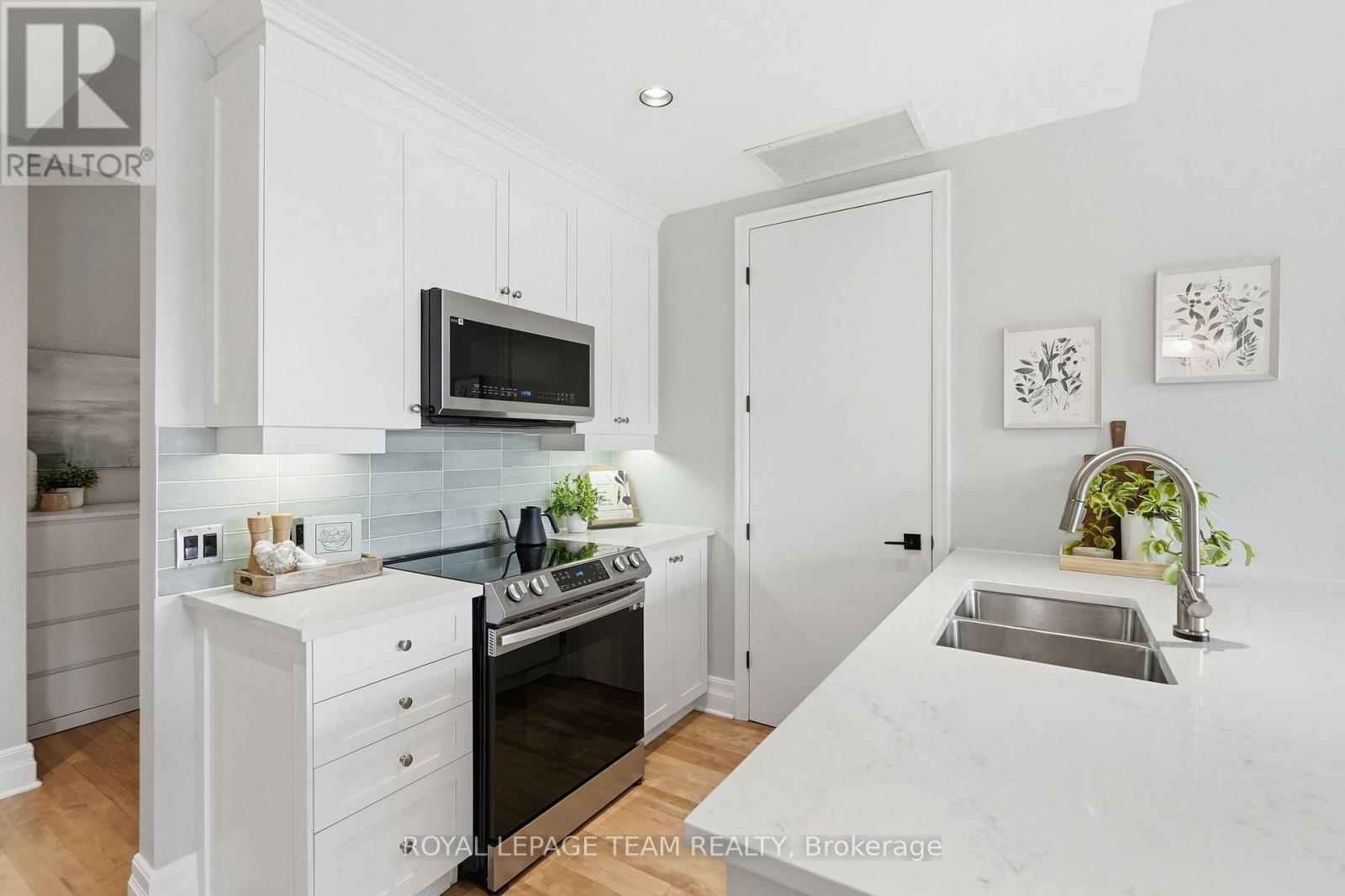 #301 330 LORETTA AVENUE S - 14
