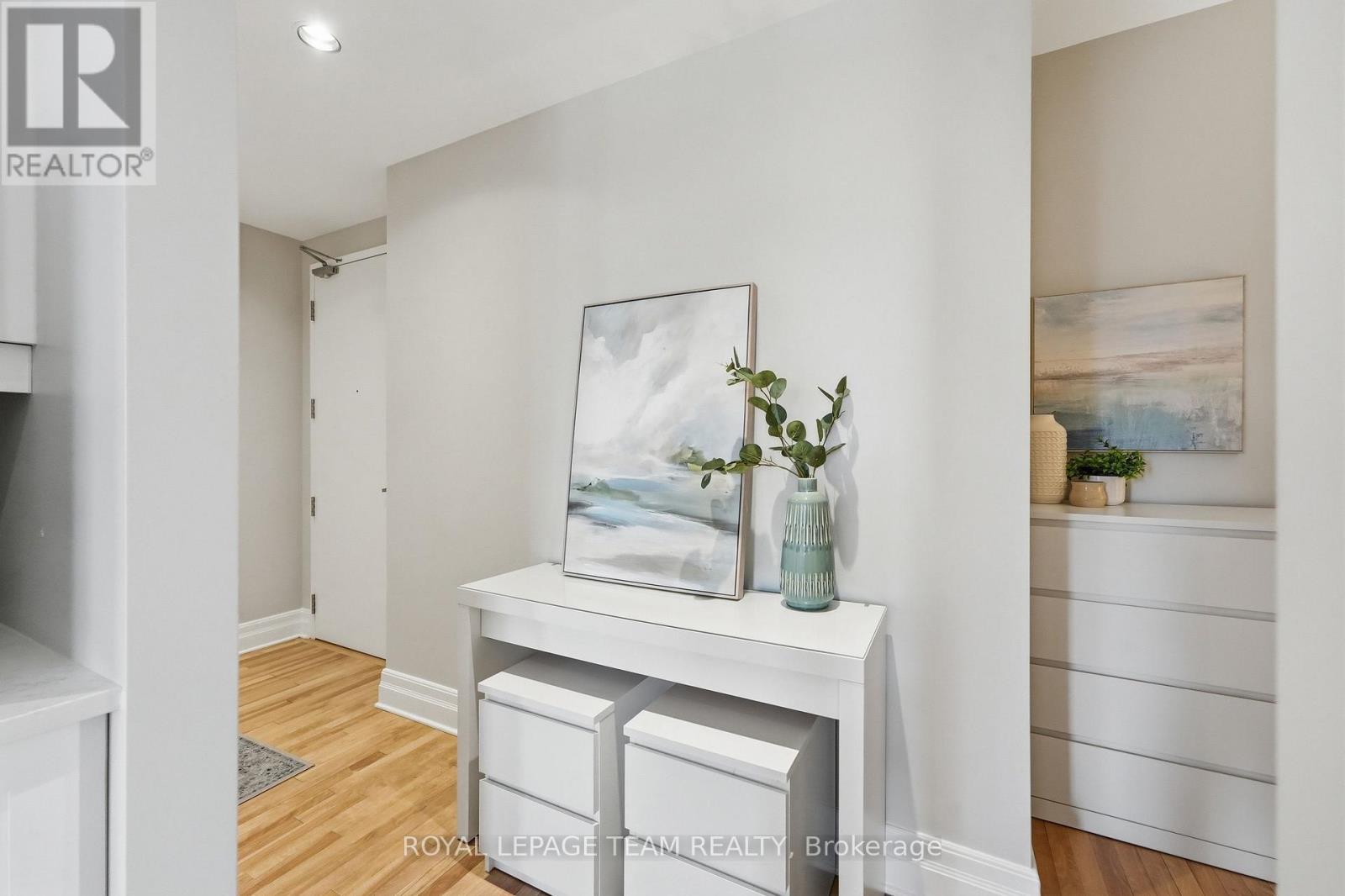 #301 330 LORETTA AVENUE S - 4