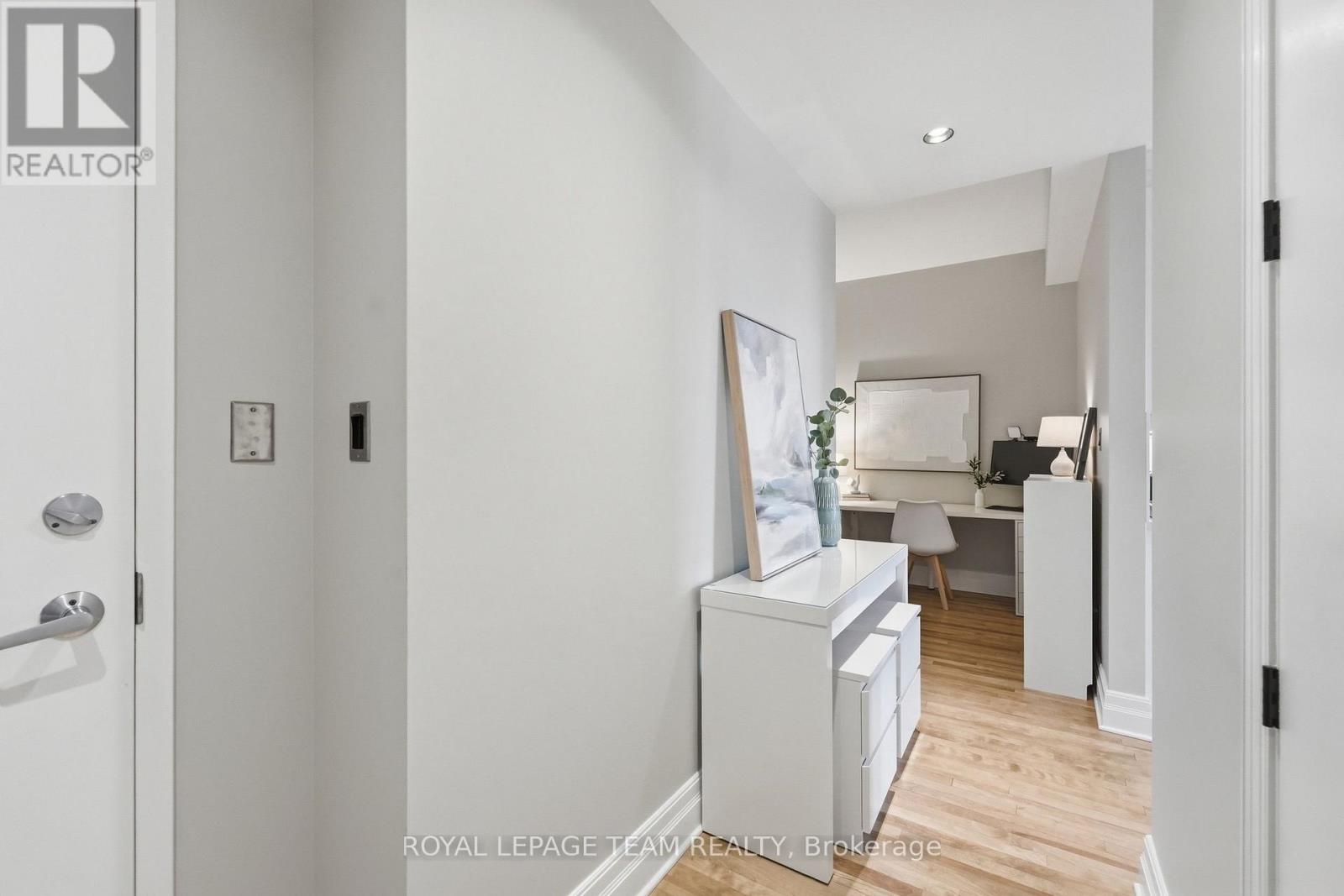 #301 330 LORETTA AVENUE S - 6