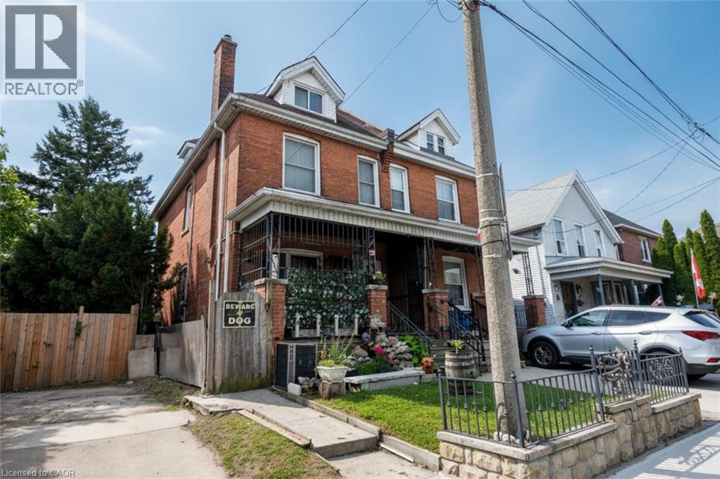 22 PICTON Street E - 1