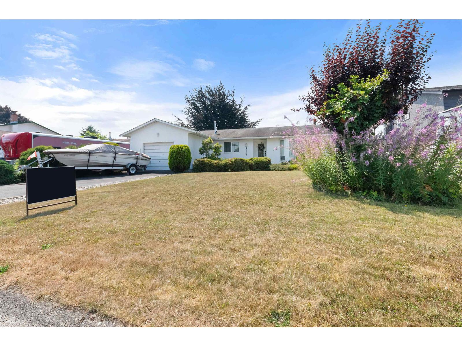 2 Bed, 1 Bath House for Sale in Chilliwack – 45268 LENORA CRESCENT, Chilliwack Proper West – MLS# R3148551 - Image 2