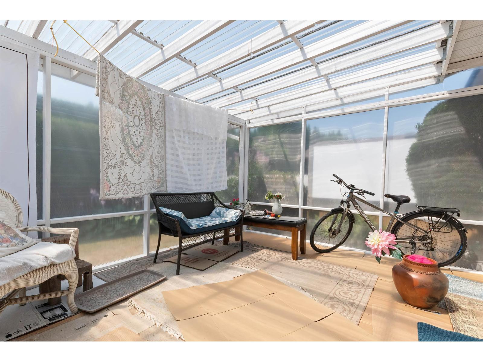 2 Bed, 1 Bath House for Sale in Chilliwack – 45268 LENORA CRESCENT, Chilliwack Proper West – MLS# R3148551 - Image 8