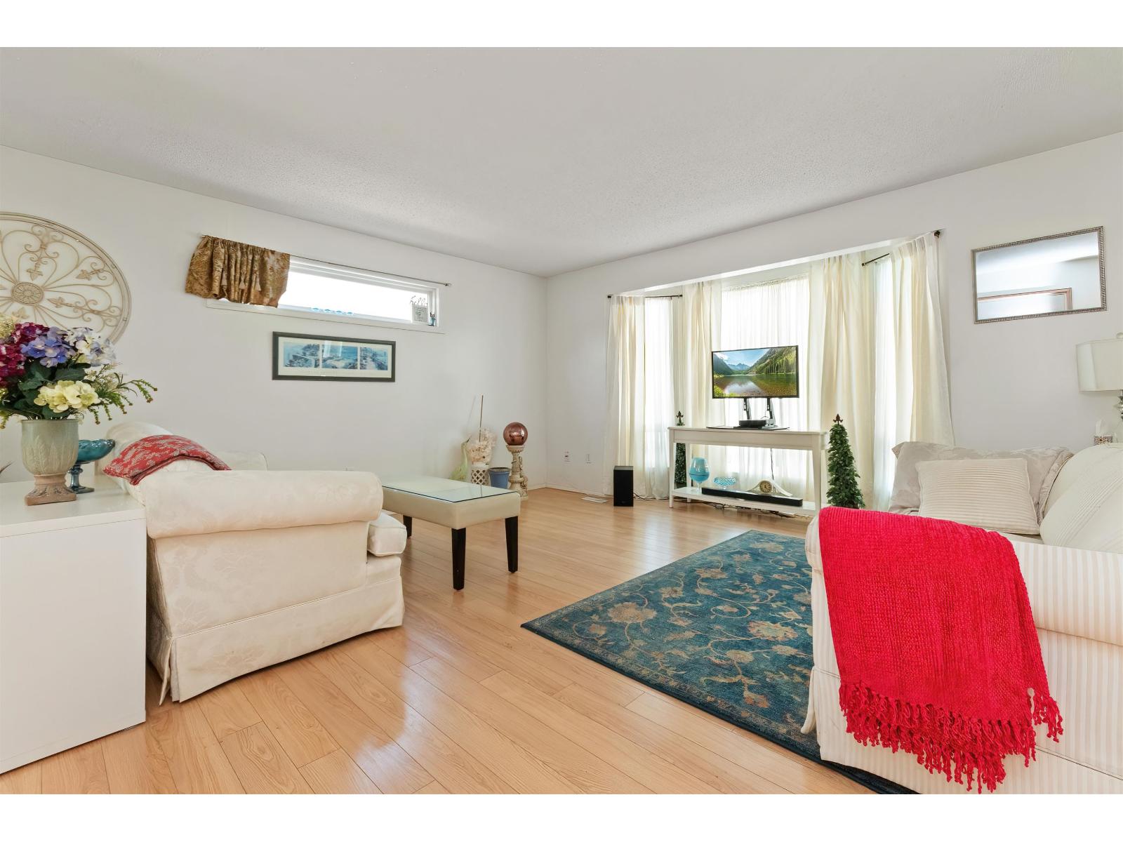 2 Bed, 1 Bath House for Sale in Chilliwack – 45268 LENORA CRESCENT, Chilliwack Proper West – MLS# R3148551 - Image 12